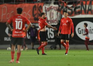 Argentinos Juniors venció a Estudiantes, lo complicó y se metió en Playoffs