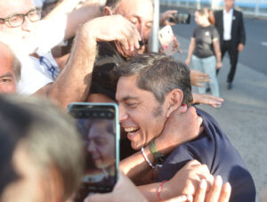 Fuerte presencia platense en la Legislatura durante el discurso de Axel Kicillof